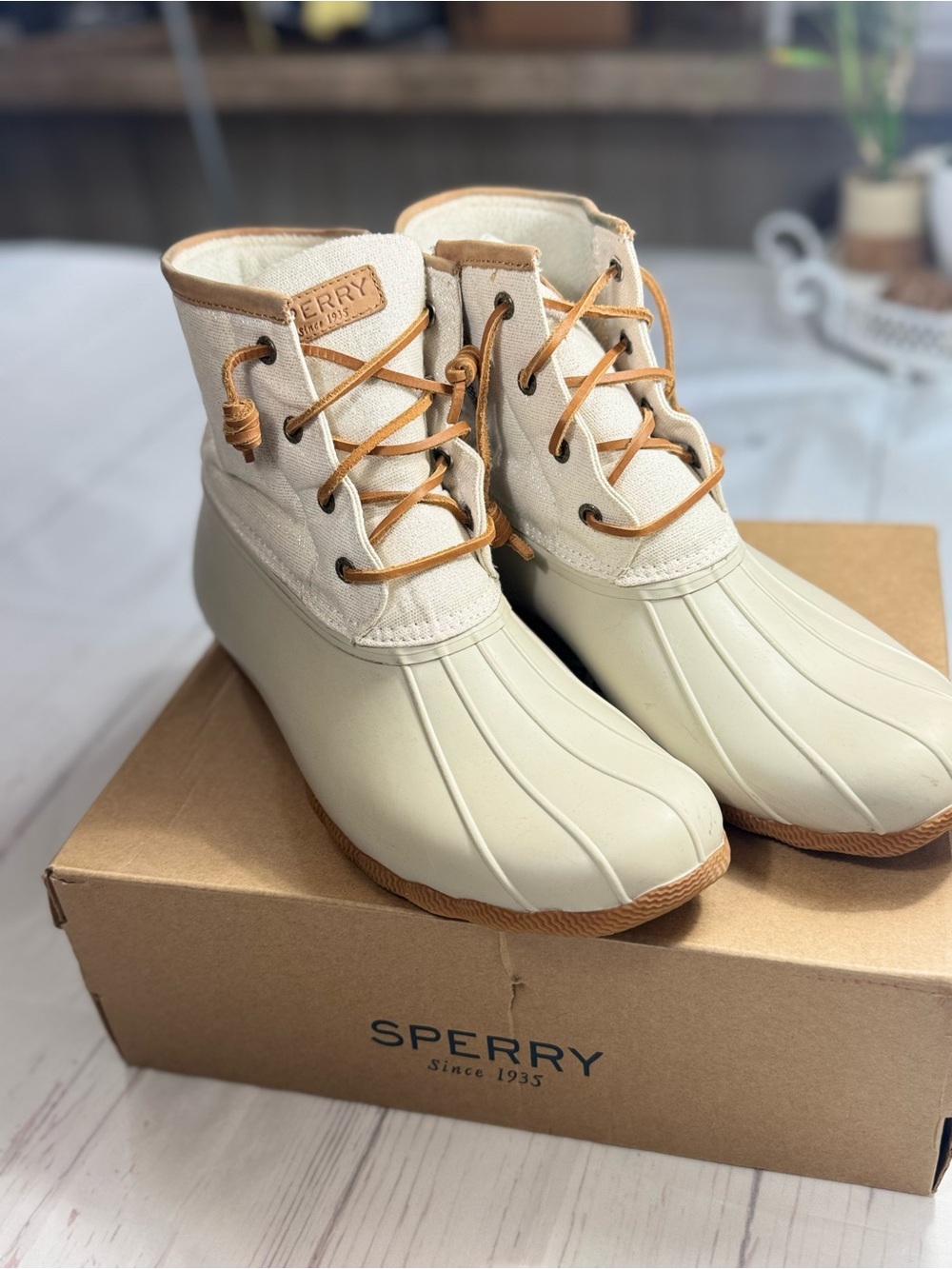 Sperry Saltwater Metallic Ivory Duck Boots – Women’s Size 12 - Picture 1 of 12